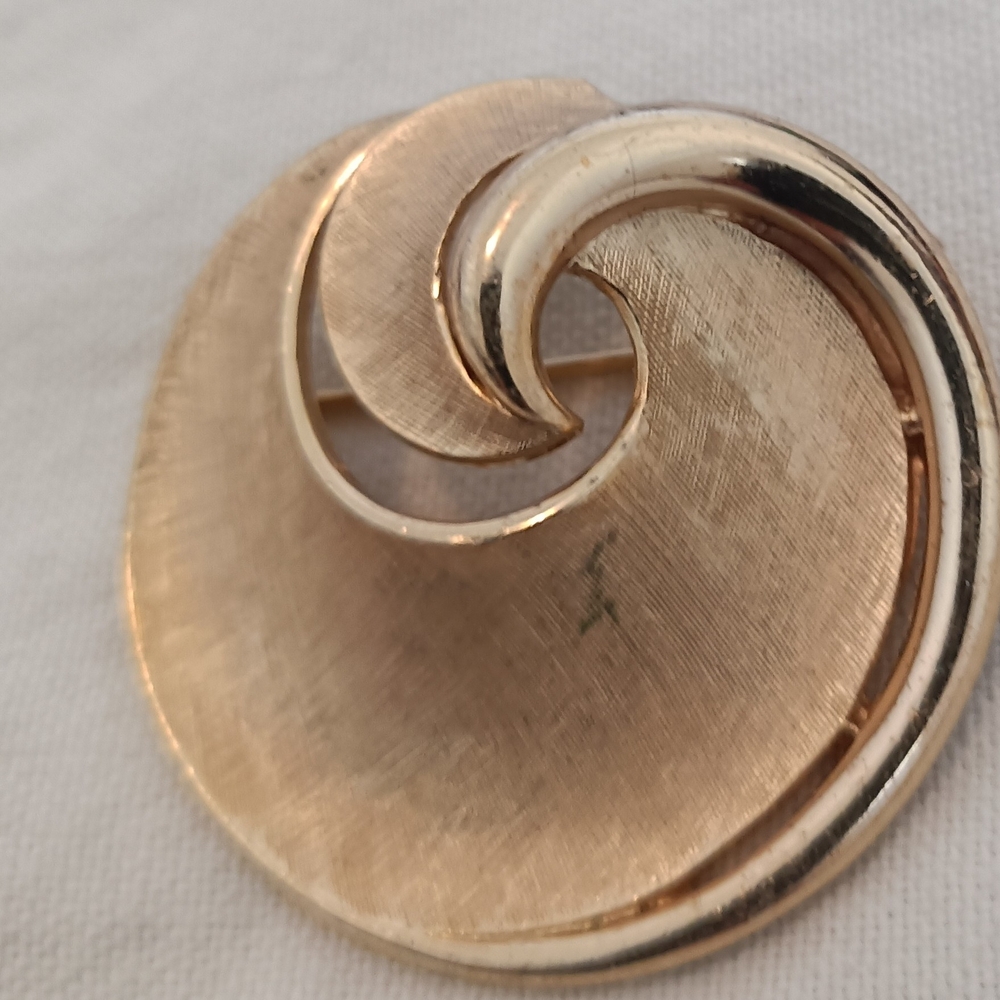 Trifari Gold-Tone Spiral Wave Brooch